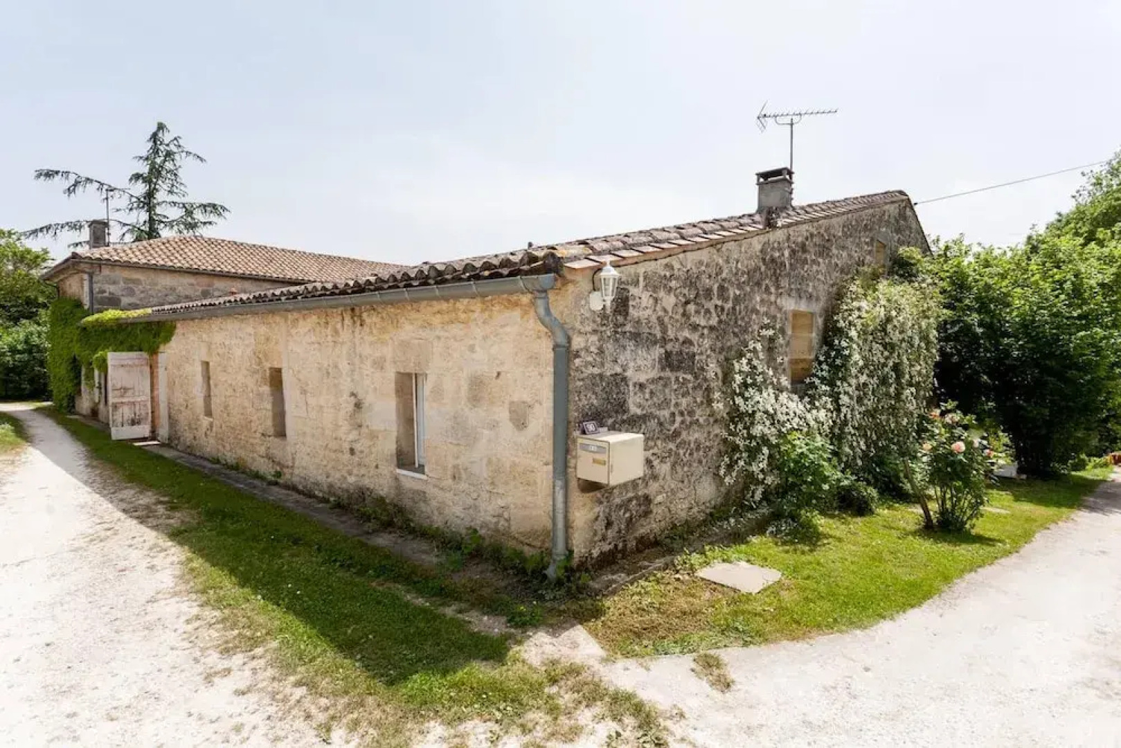 Villa With 4 Bedrooms in Génissac, With Private Pool, Furnished Garden and Wifi