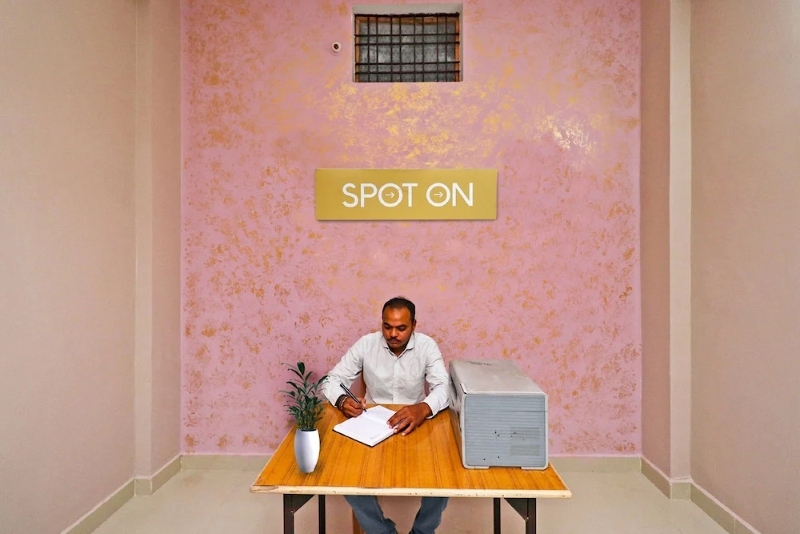 SPOT ON 37467 Shivram Hotel