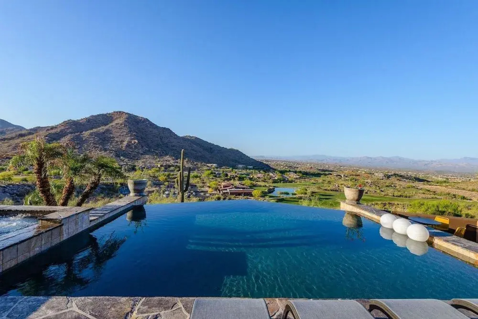 Casa Sunridge 5 Bedroom Home by Redawning