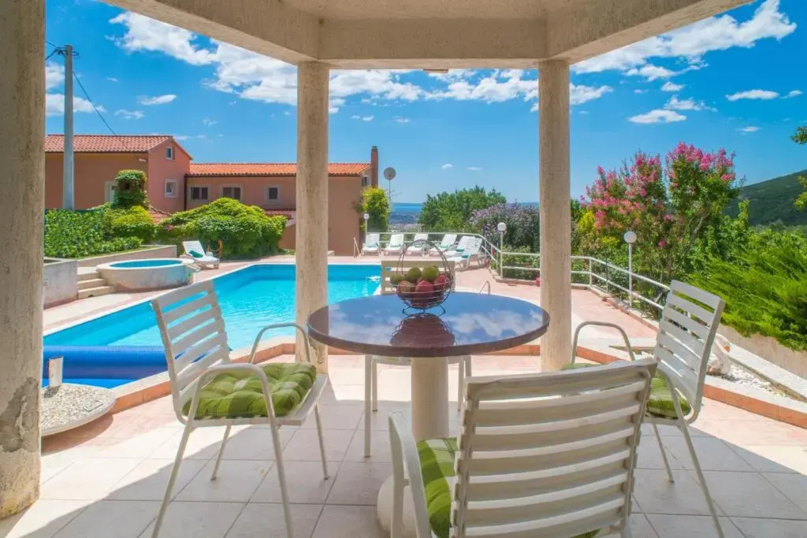 Villa Klara with 72 sqm pool and view on Split and islands
