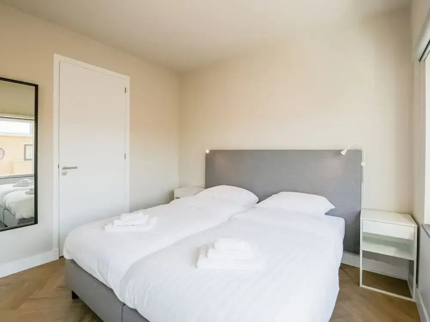 Flat With sea View and Parking