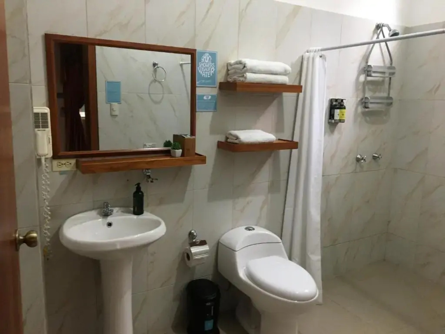 Galapagos Hostelling