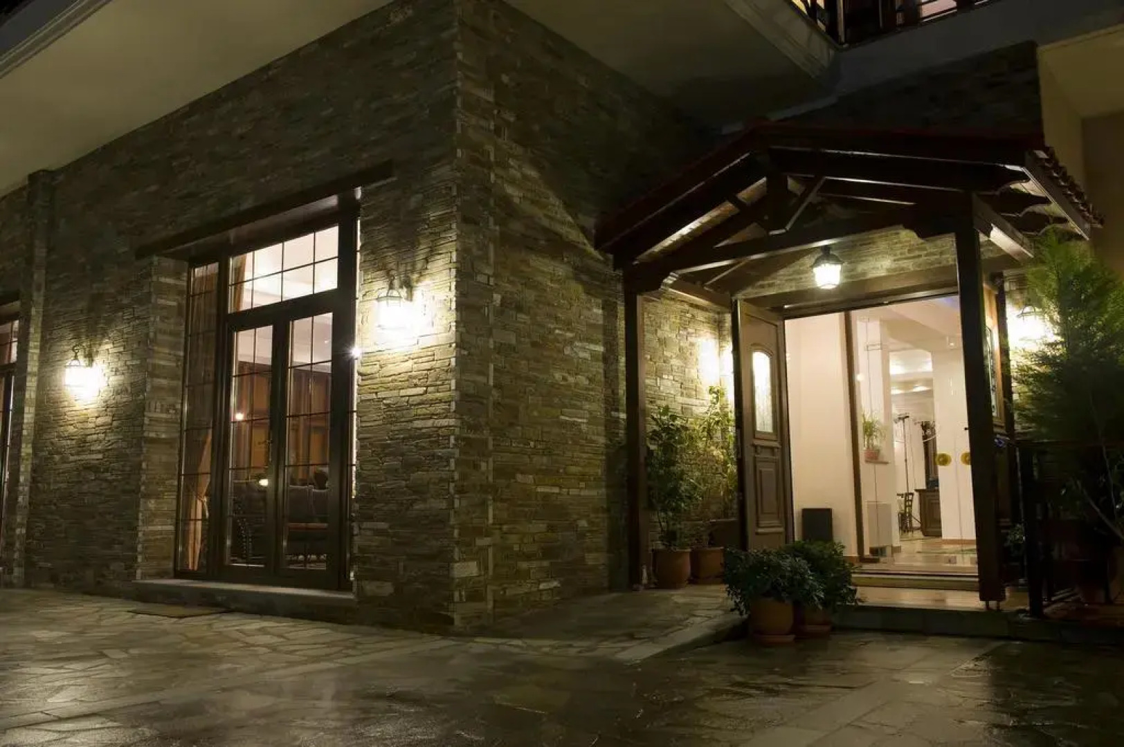 Dellas Boutique Hotel