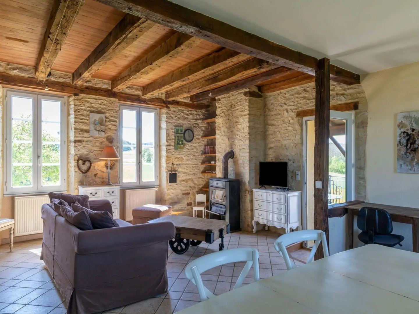 Fantastic Holiday Home in Dégagnac with Jacuzzi