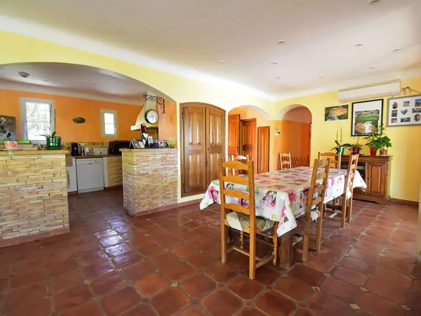 Stunning Villa Near Regusse With Private Swimming Pool