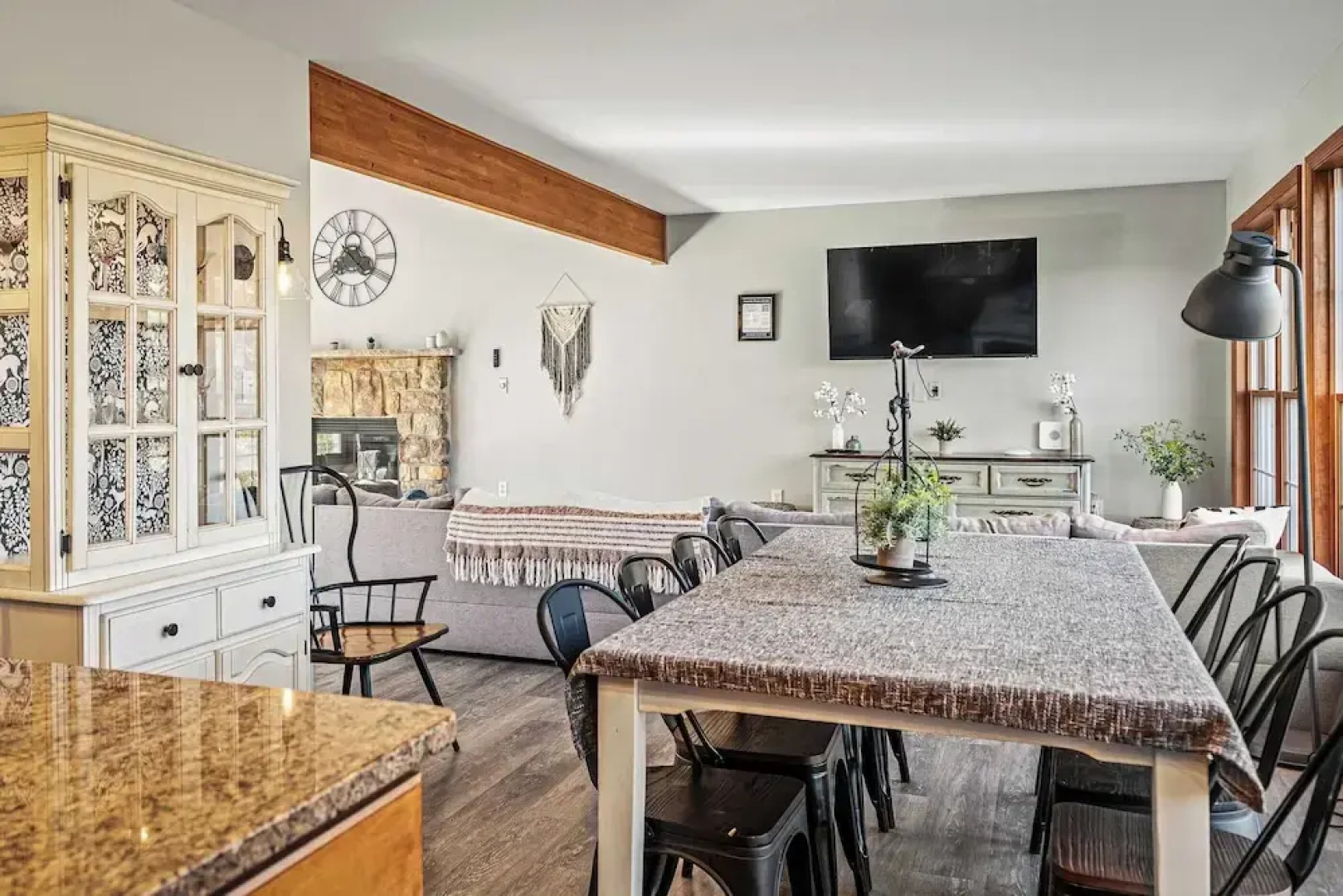 Laker's Pointe by Avantstay Lakefront Private Peninsula Hot Tub, Game Room