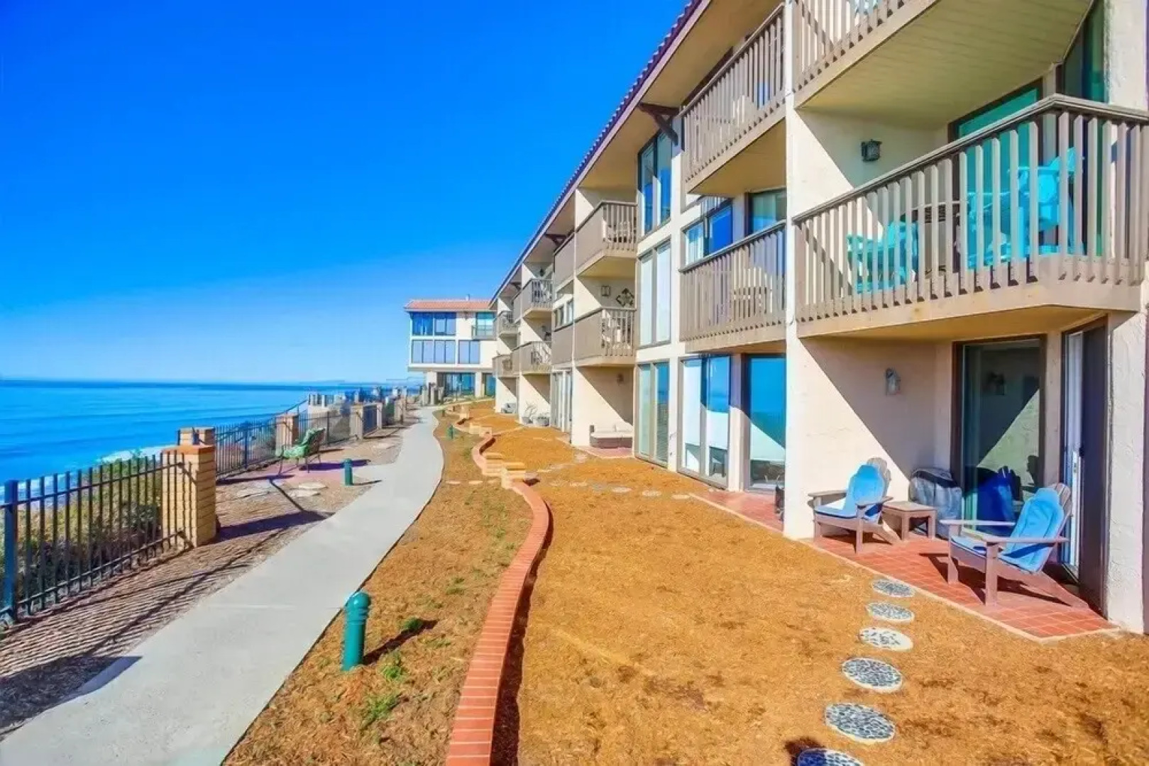 Remodeled Beachfront Condo With Pool and Beach Access Dmst14 by Redawning