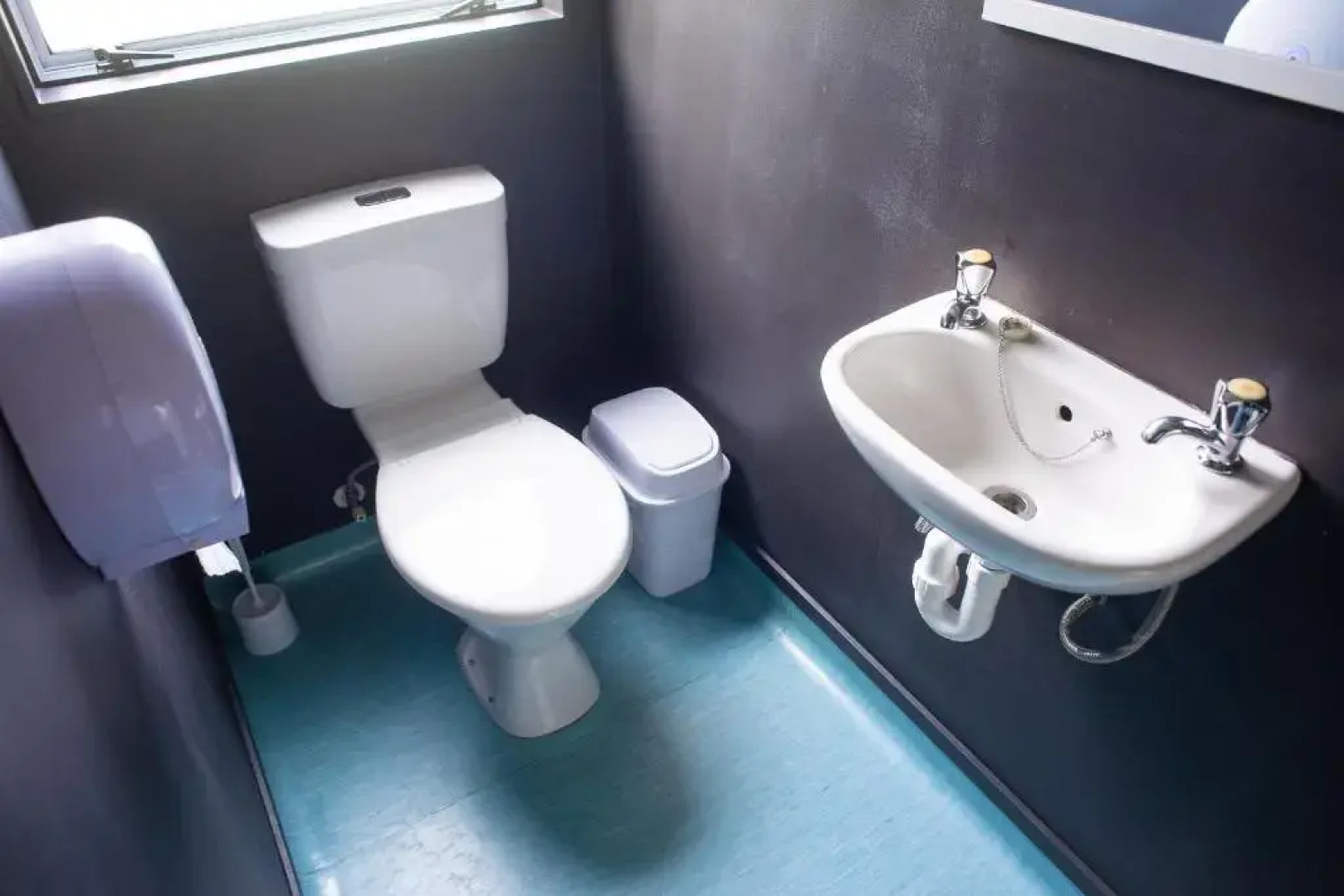 Howards Mountain Lodge