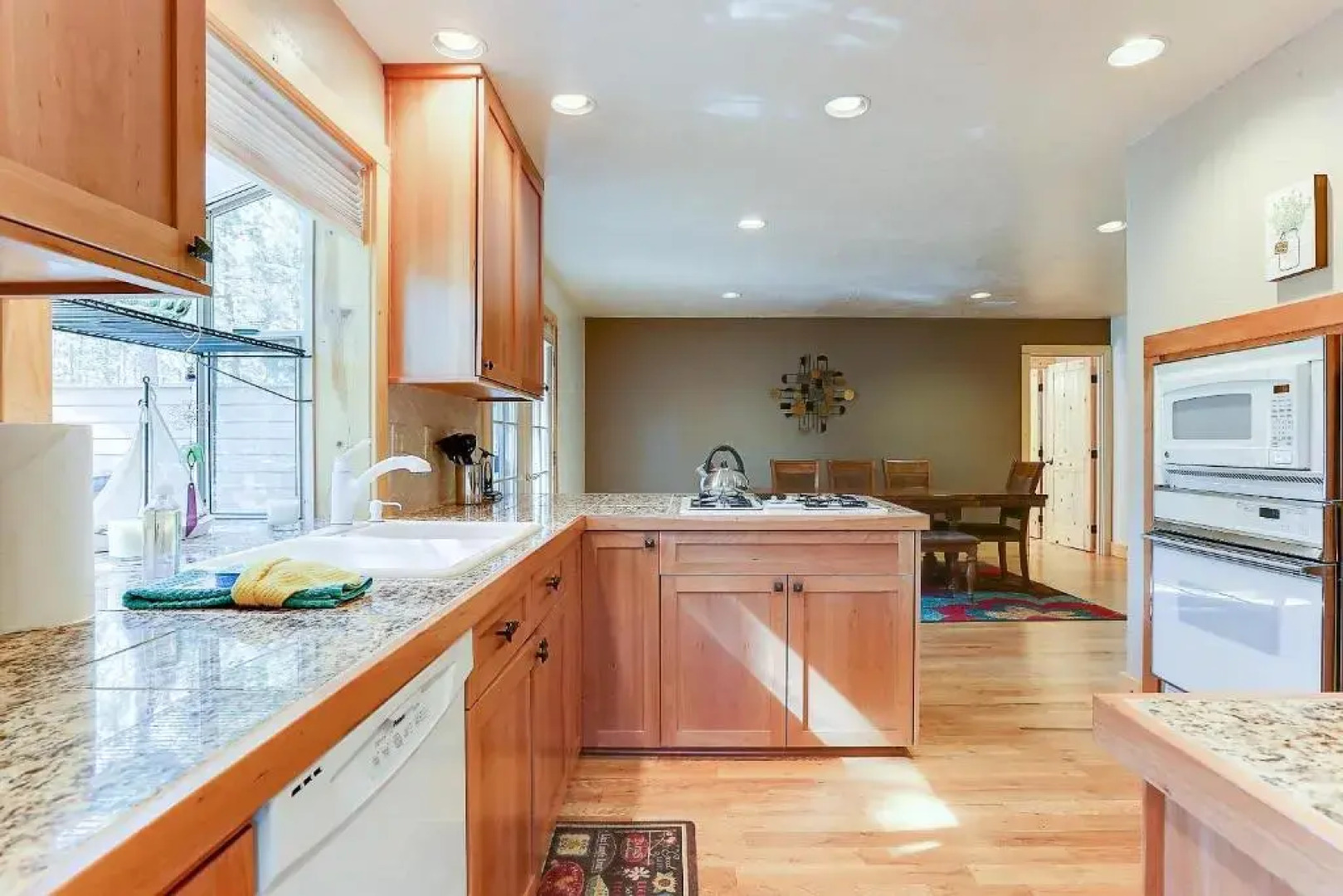 3 Mt. Baker-AC-Hot Tub-4BR/3BA