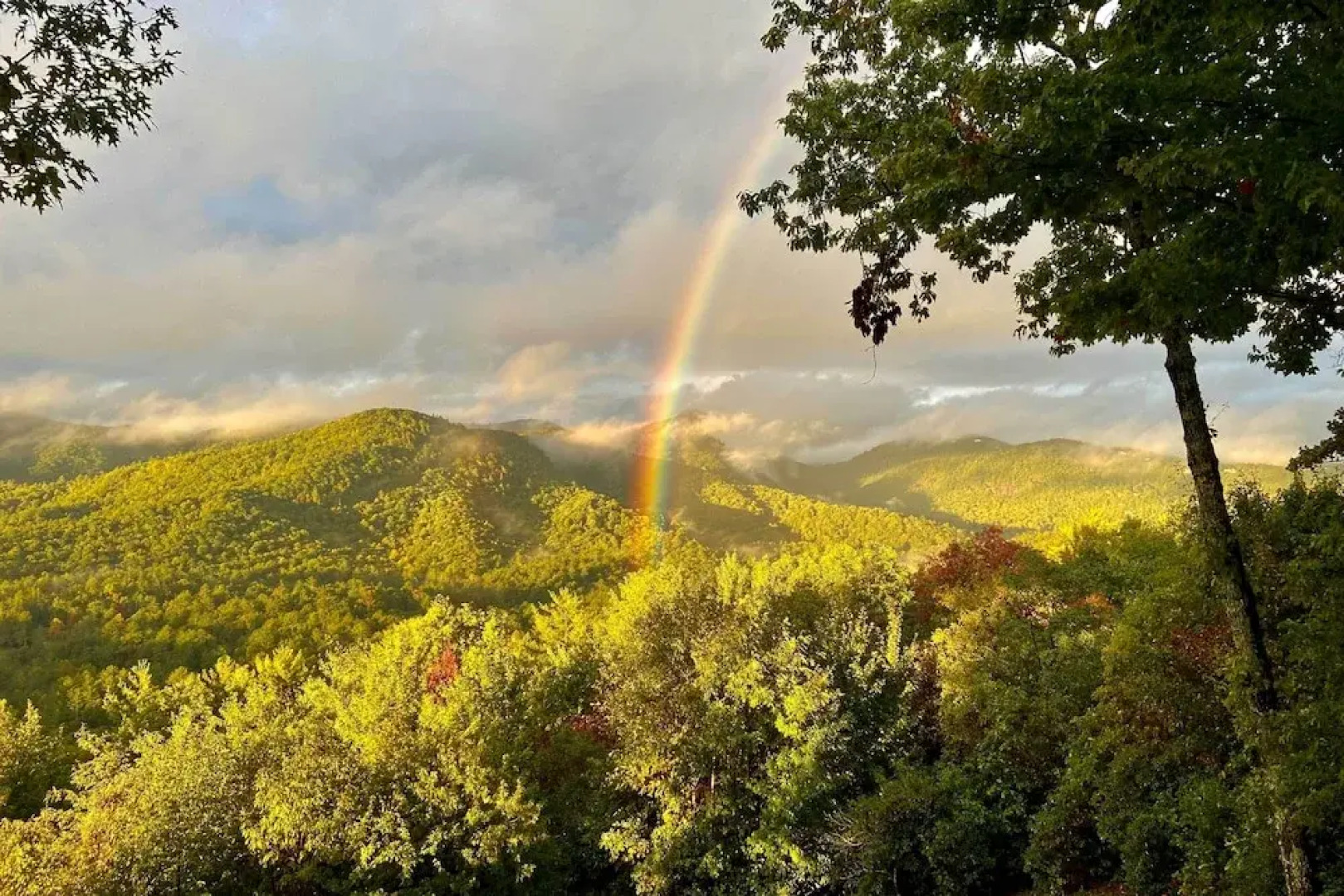 Sapphire Retreat w/ Views, Fire Pit, & Lake Access