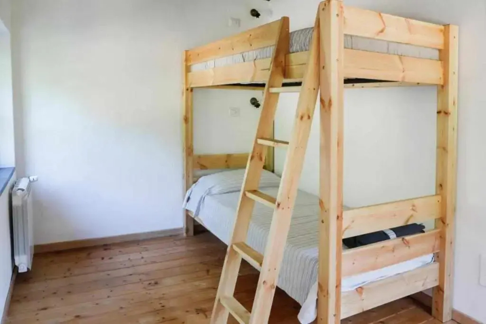 LEremo Rifugio escursionistico 10 minutes steep walk