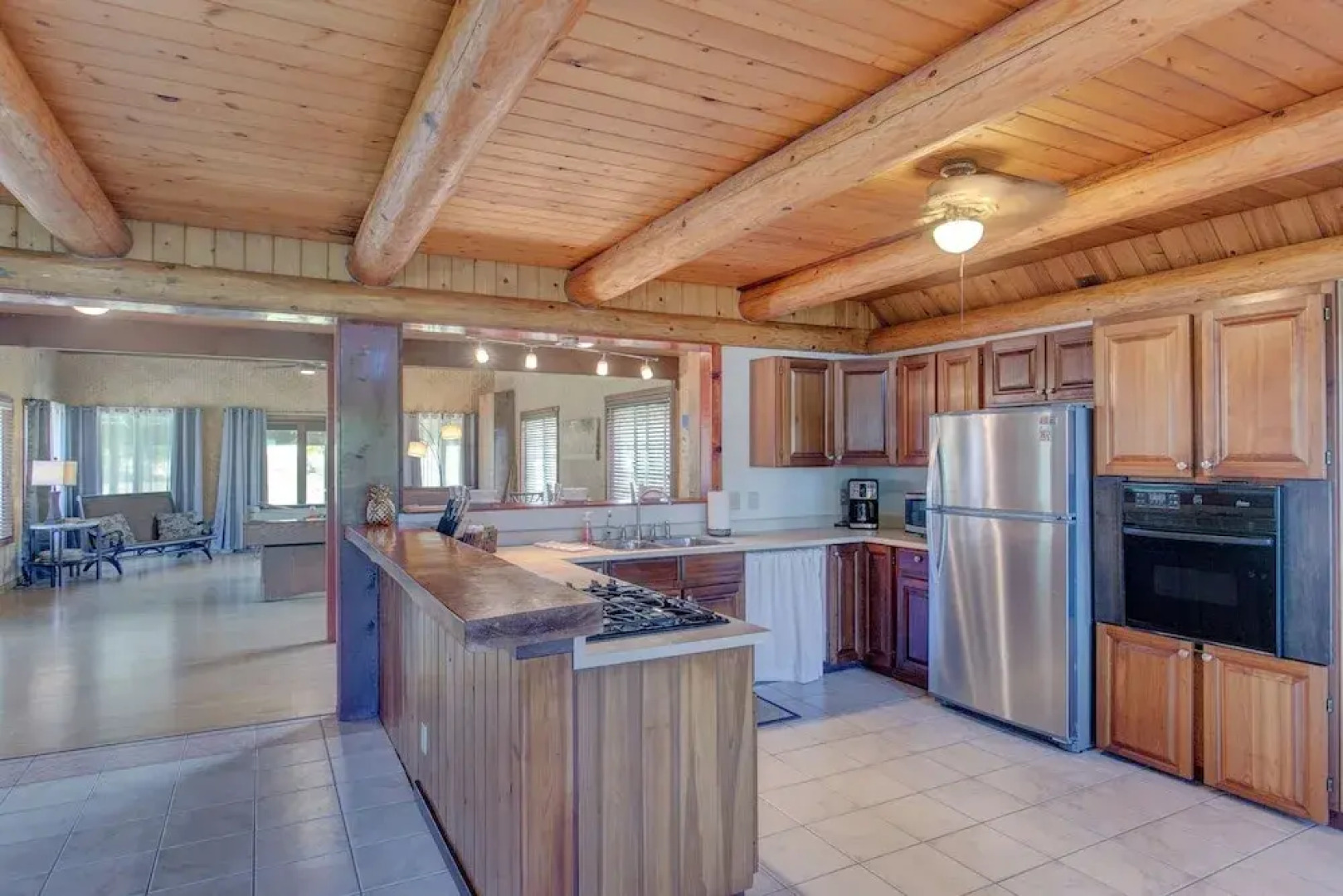 Hale Anuenue Nuku - The Rainbows End 3 Bedroom Home by RedAwning