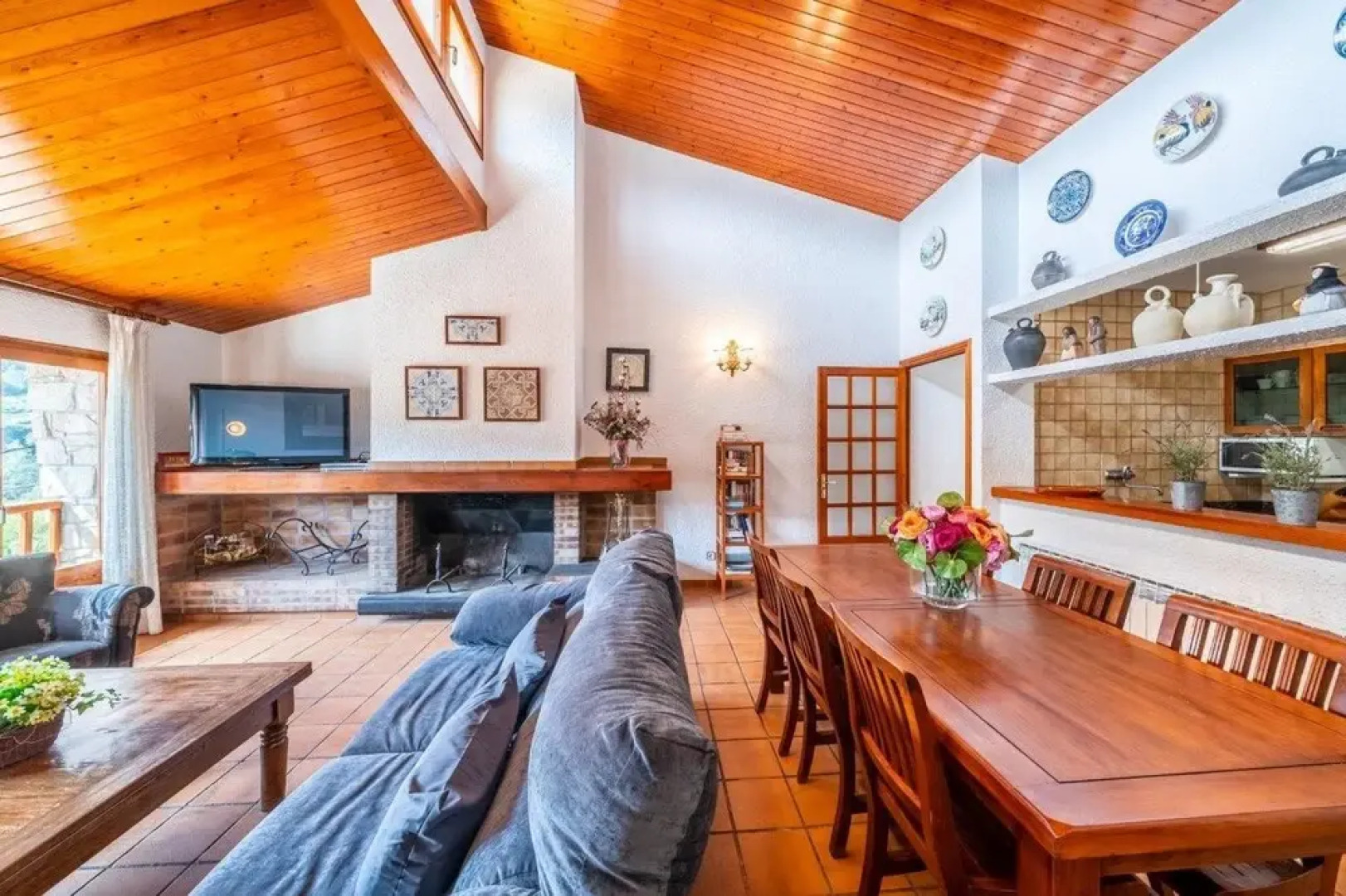 House With 5 Bedrooms in Argençola, With Wonderful Mountain View, Priv