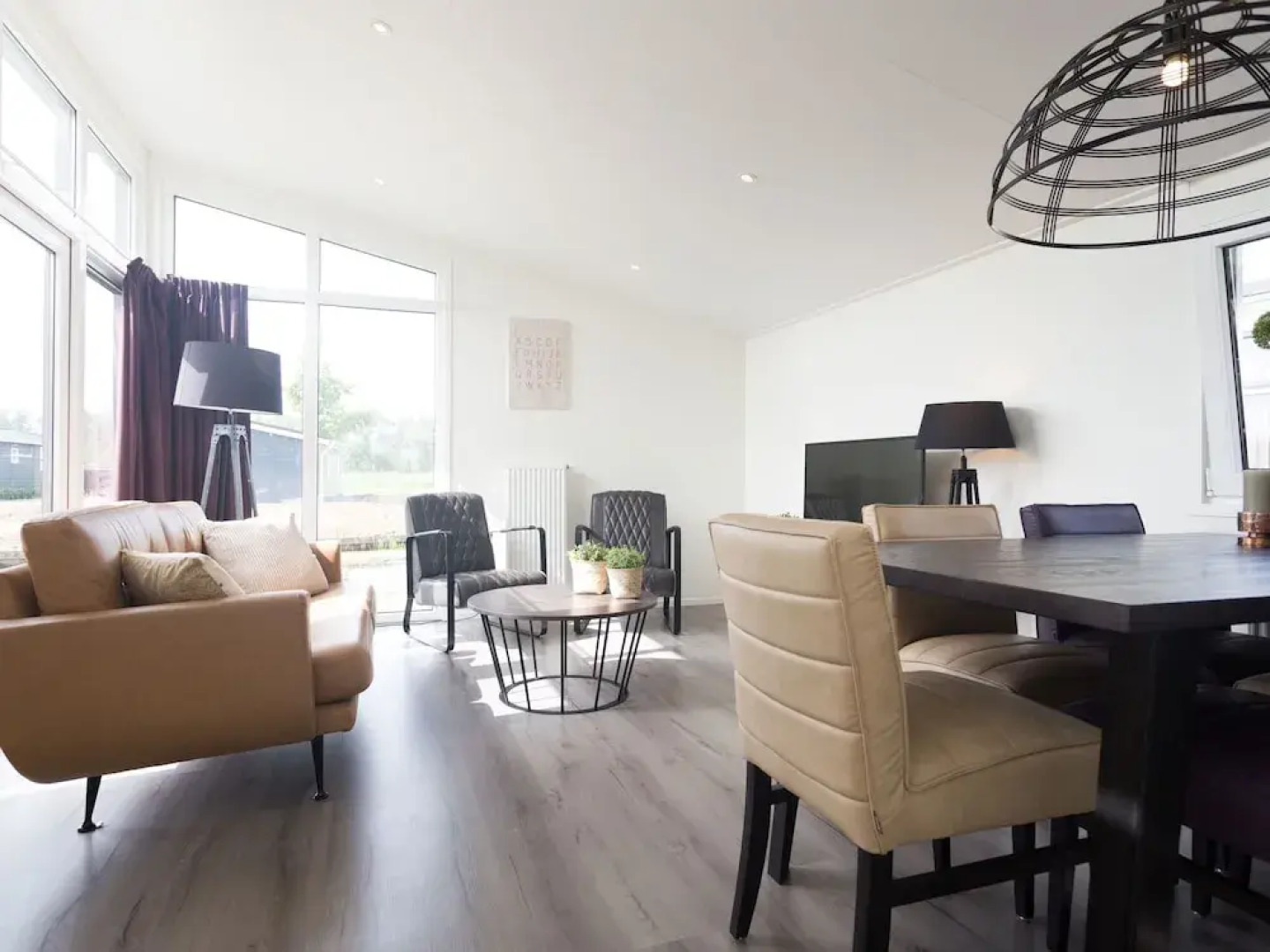 Modern chalet with dishwasher, only 18 km. from Rotterdam