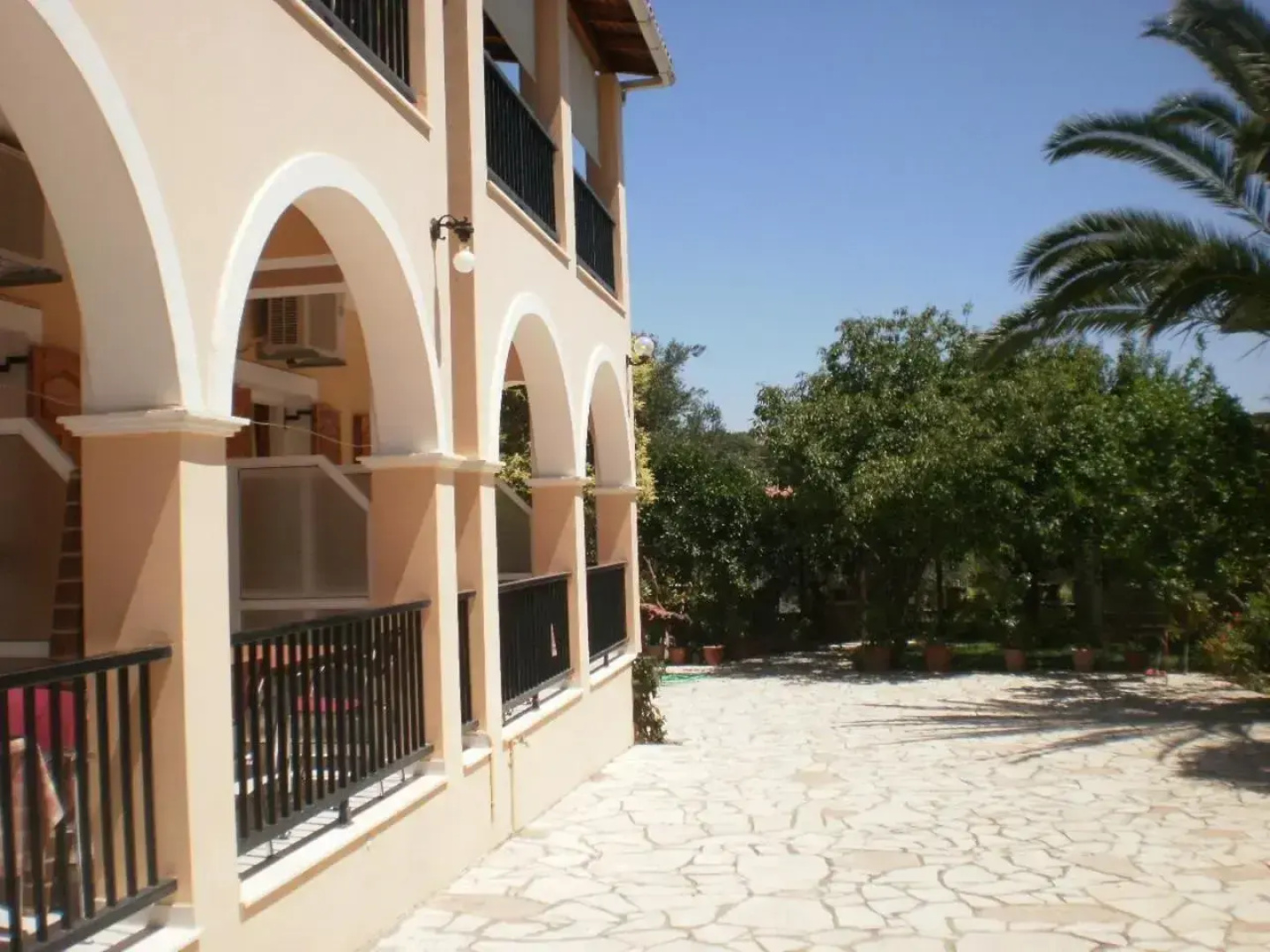 Loukas Inn Family Resort