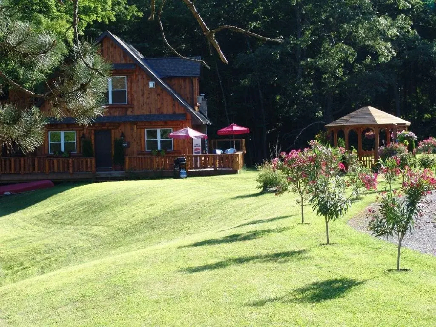 The Highlands Motel & Lodge