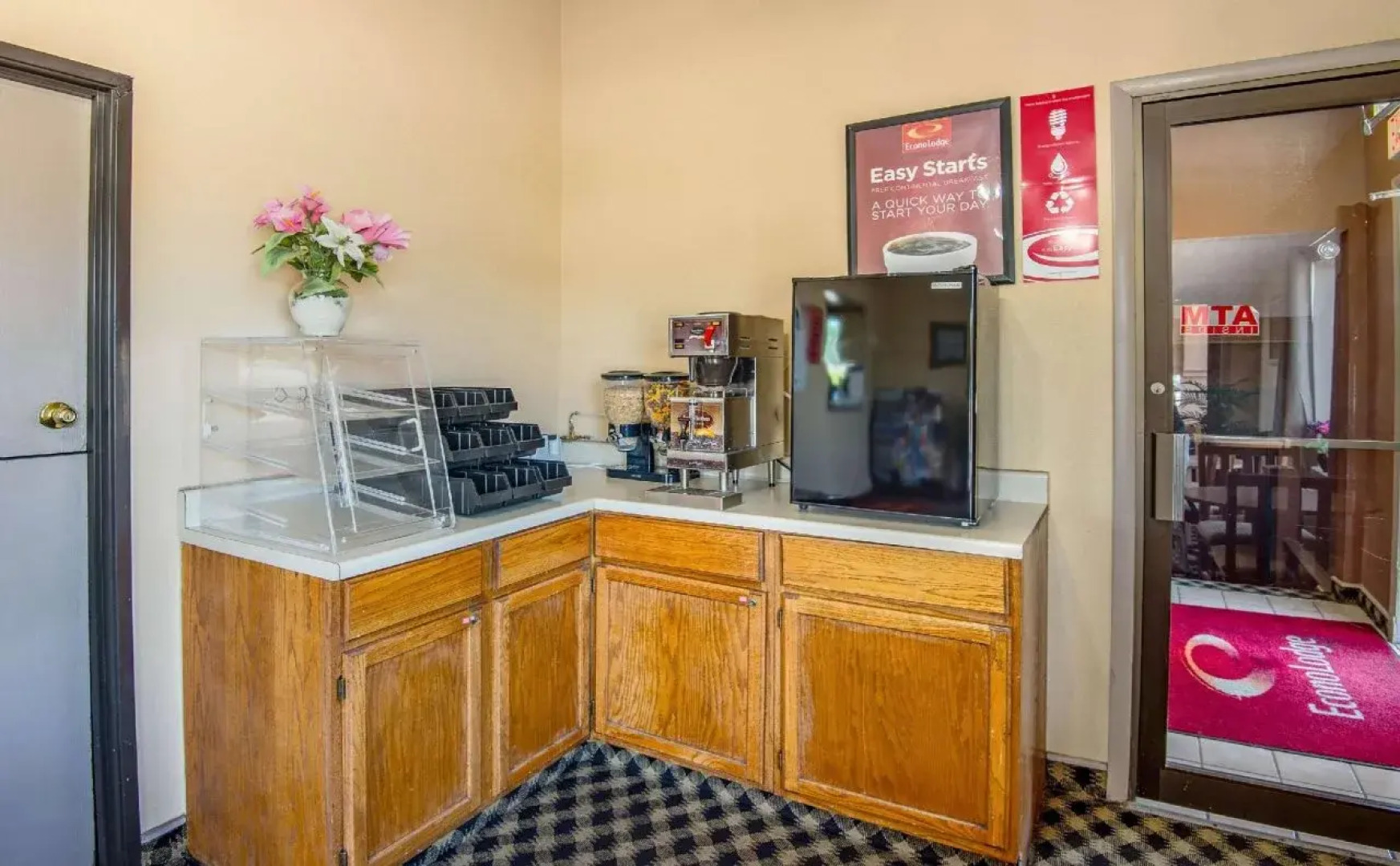 Econo Lodge Junction City I-70 Near Fort Riley