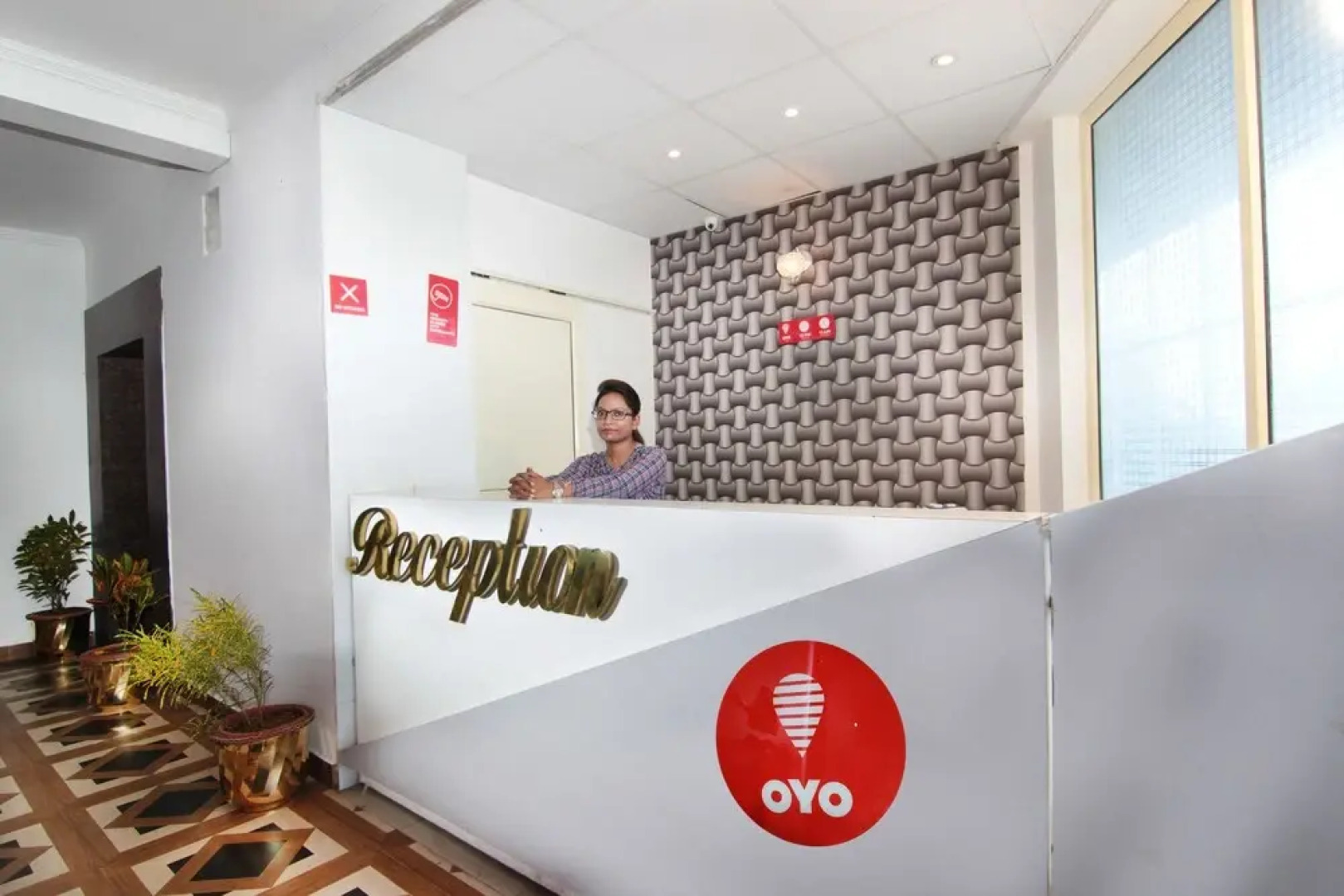 OYO 4998 Sara Residency