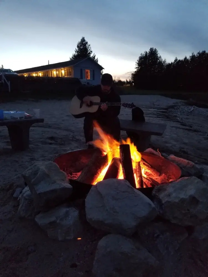 Bayview Lakefront Motel