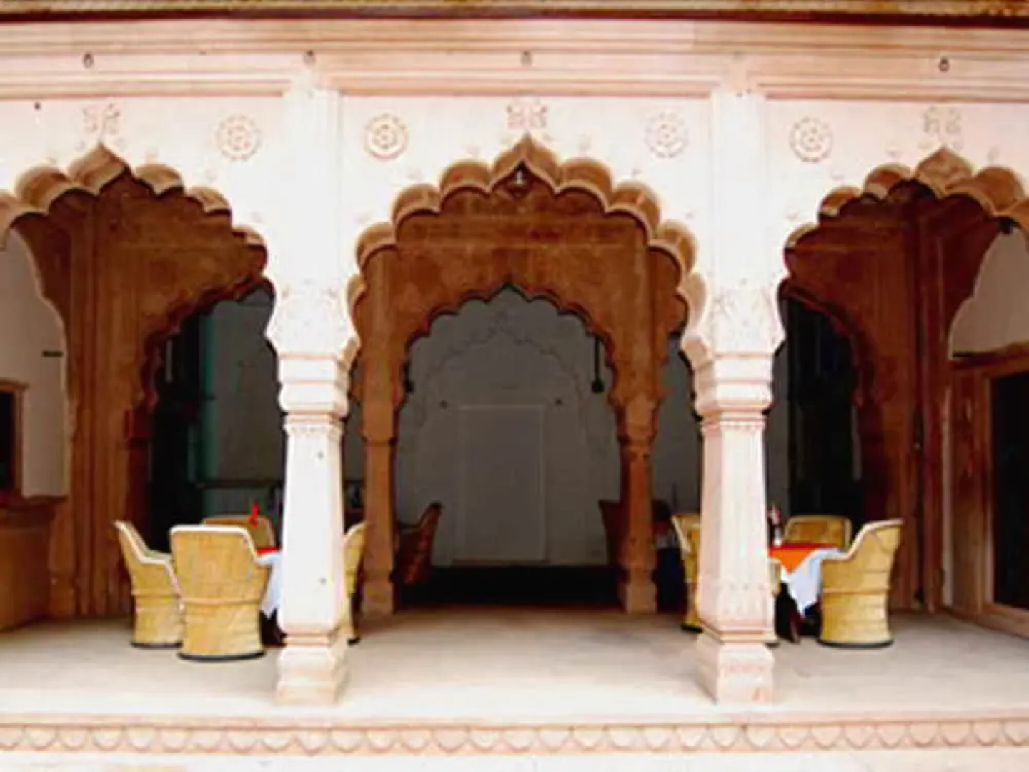 Mahalkhas Palace