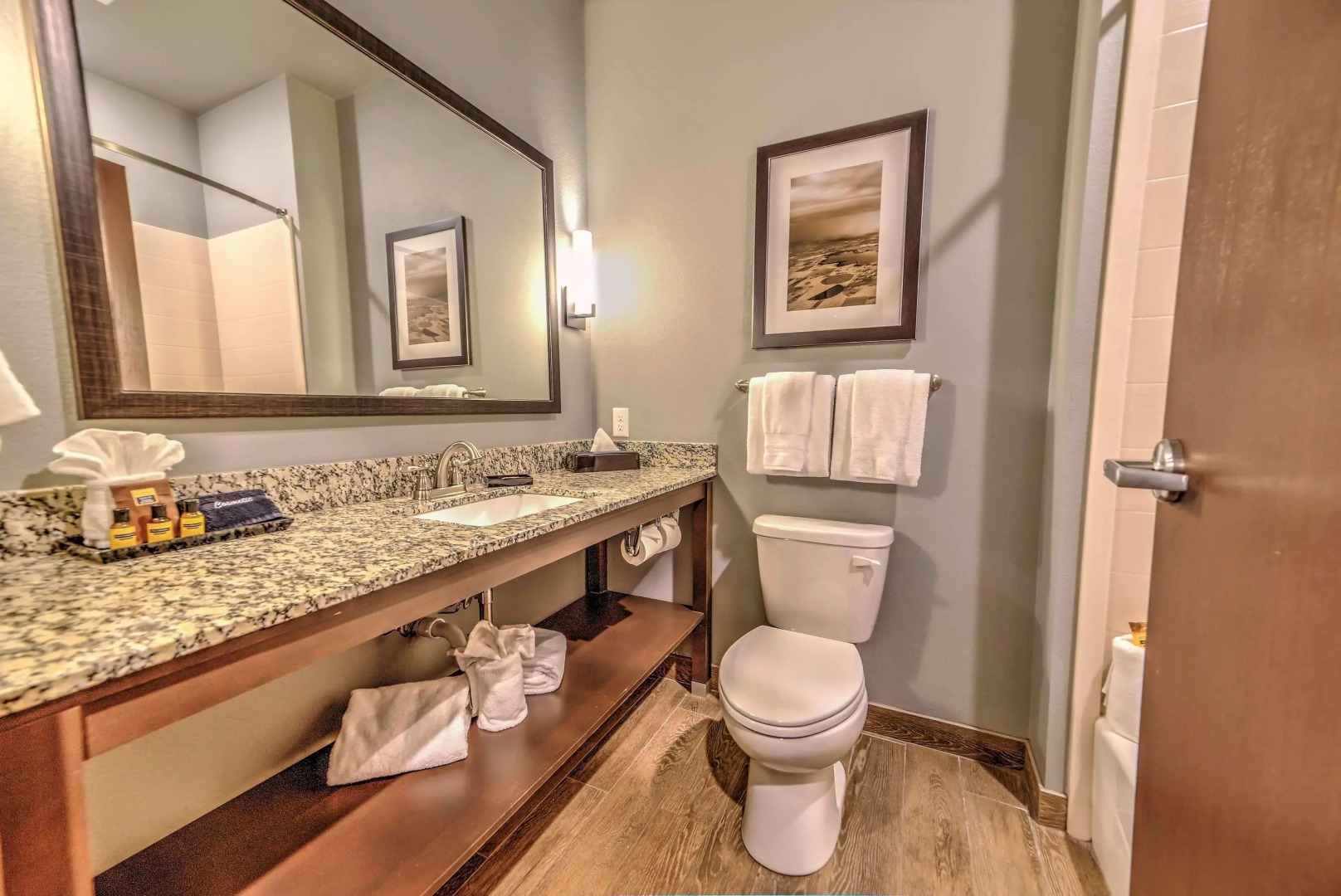 Best Western Plus Overland Inn