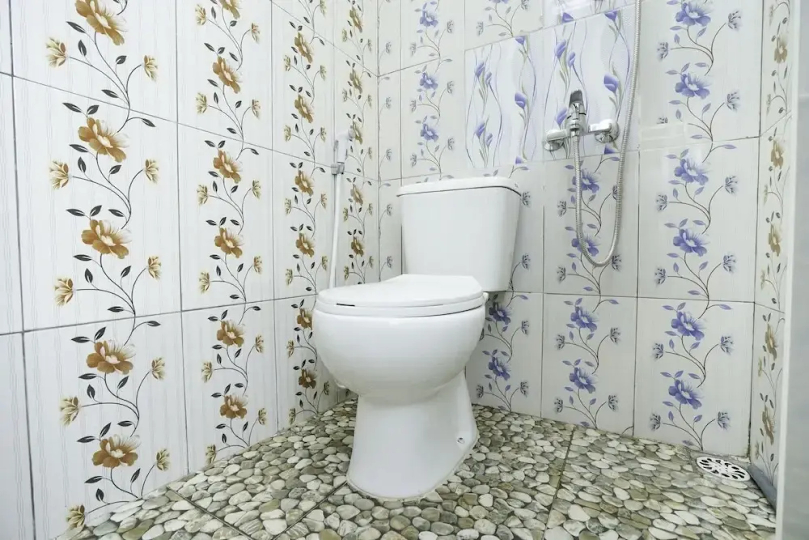 OYO 1642 Penginapan Anggrek Syariah 2