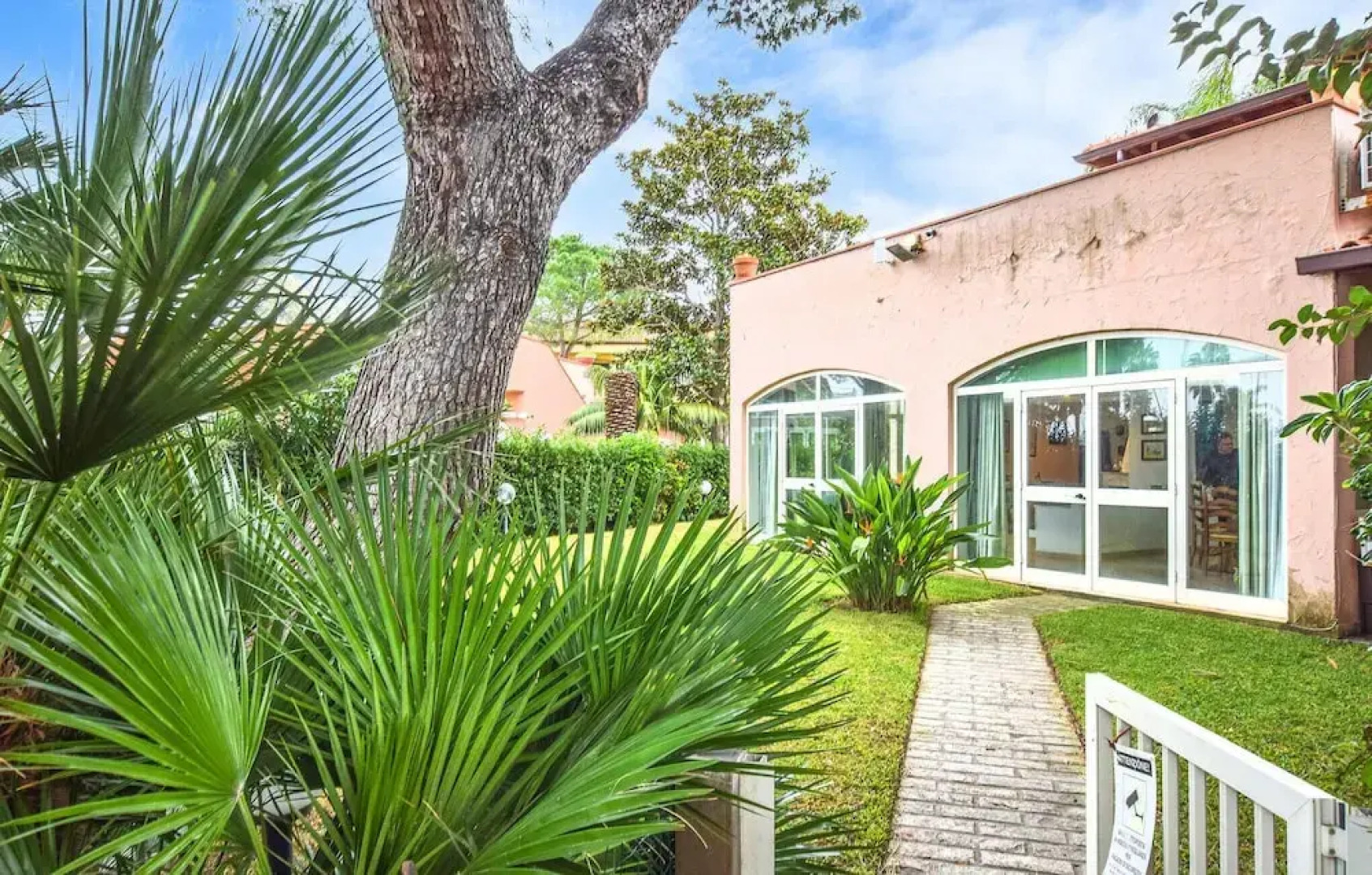 Awesome Home in Furnari With 5 Bedrooms and Wifi