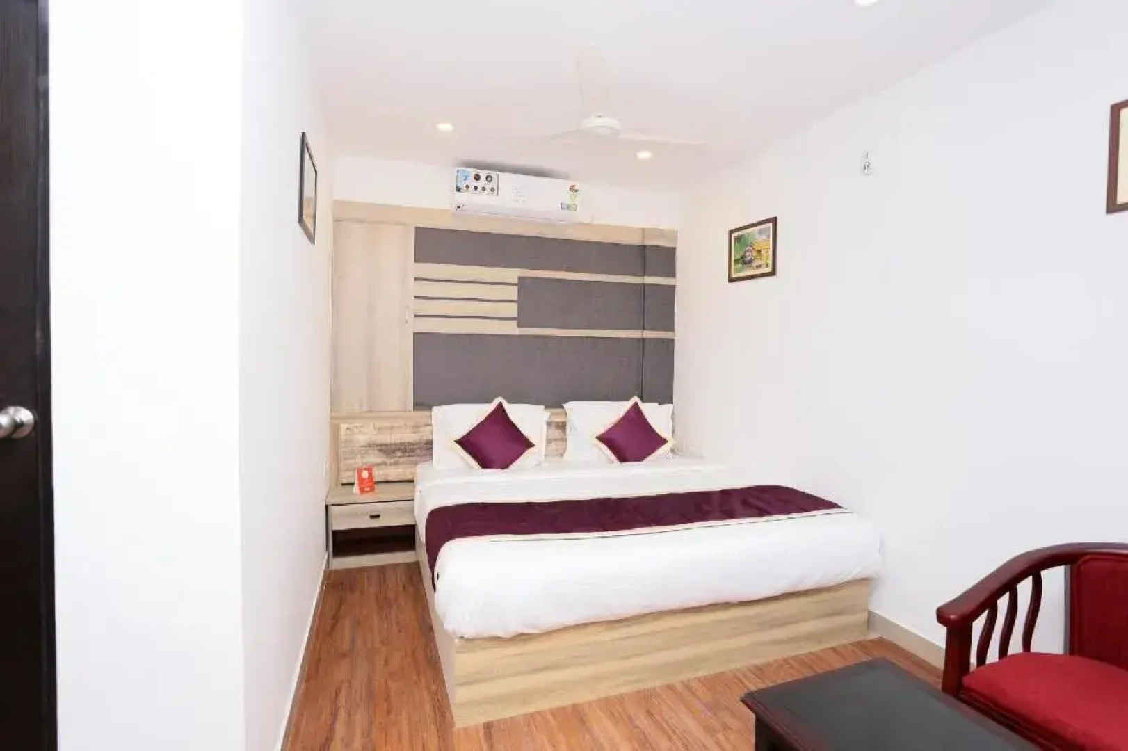 Oyo 22485 Tcs Suites