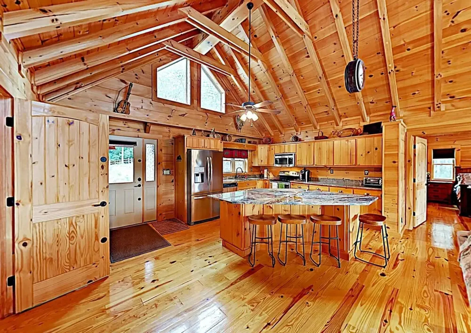 New Listing! Lakefront Log W/ Large Balcony 3 Bedroom Home