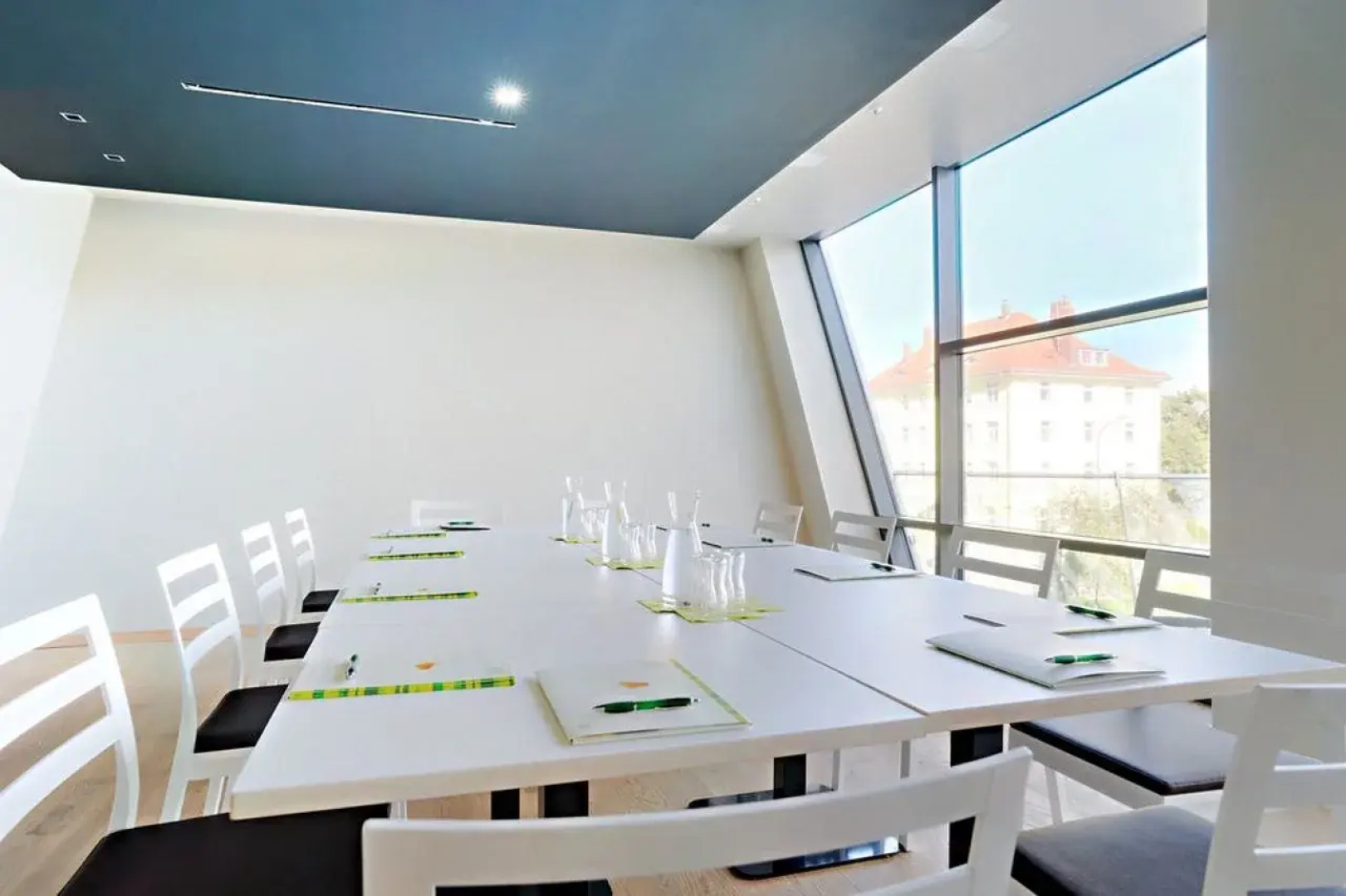 harry’s home München Moosach hotel & apartments