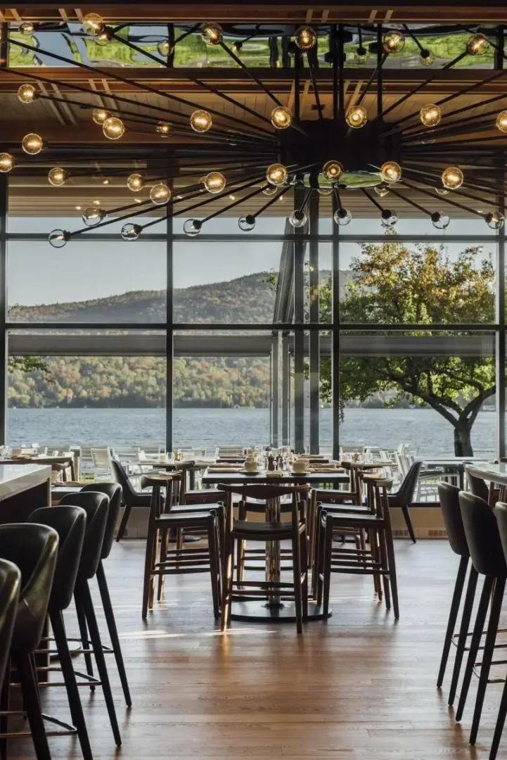 Entourage sur-le-Lac