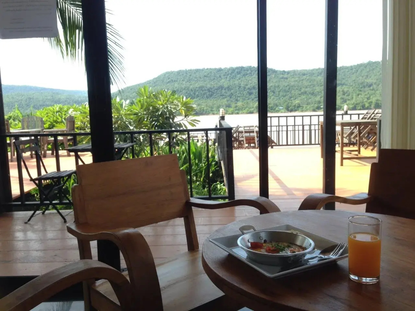 Kayom House - White Meranti House & Resort