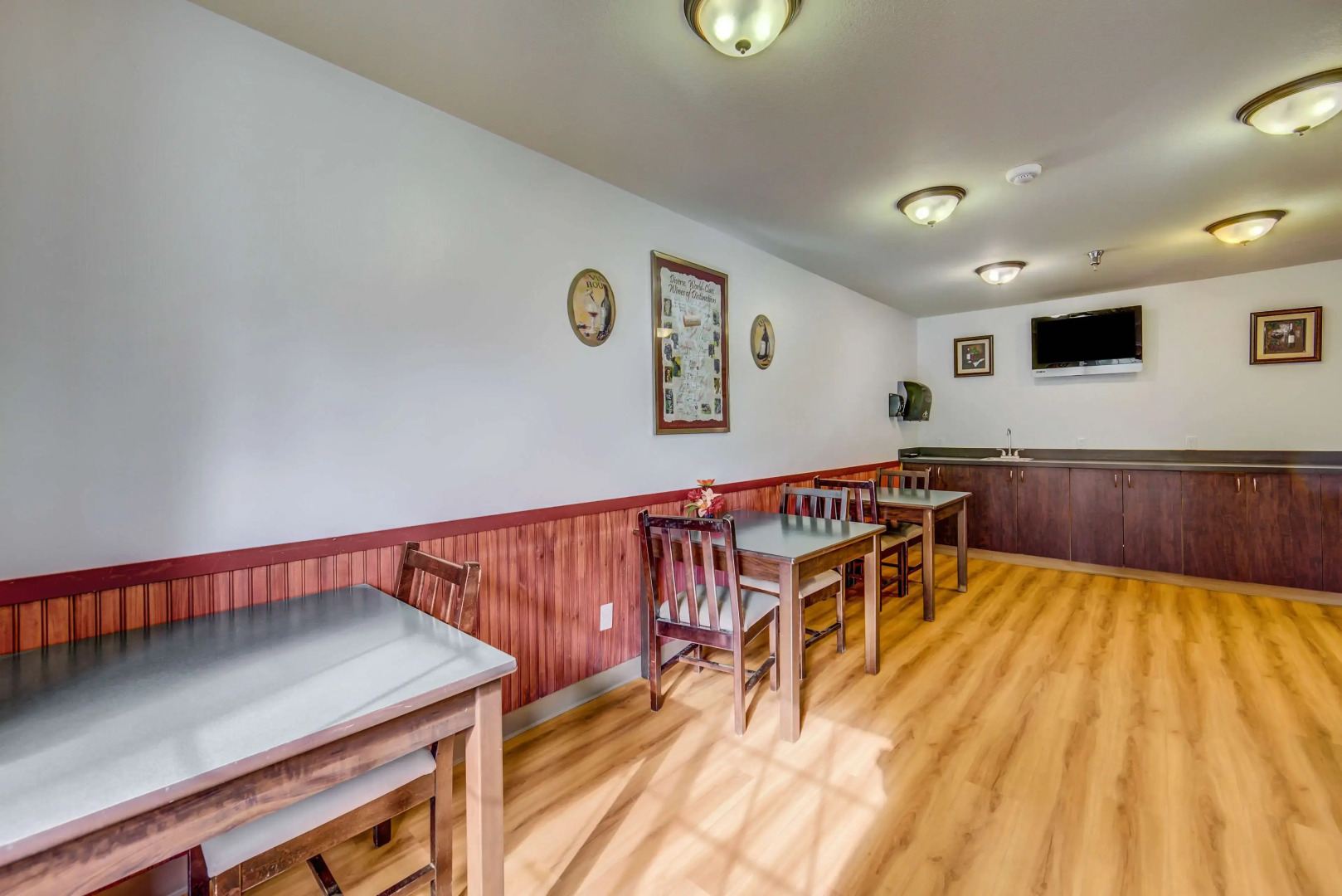 Motel 6 Sutherlin, OR