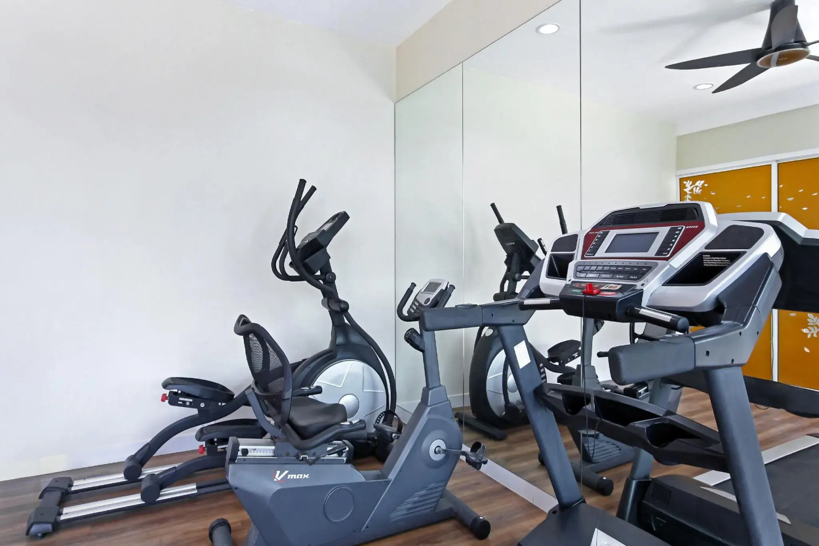 Fullroom 77 Srinakarin