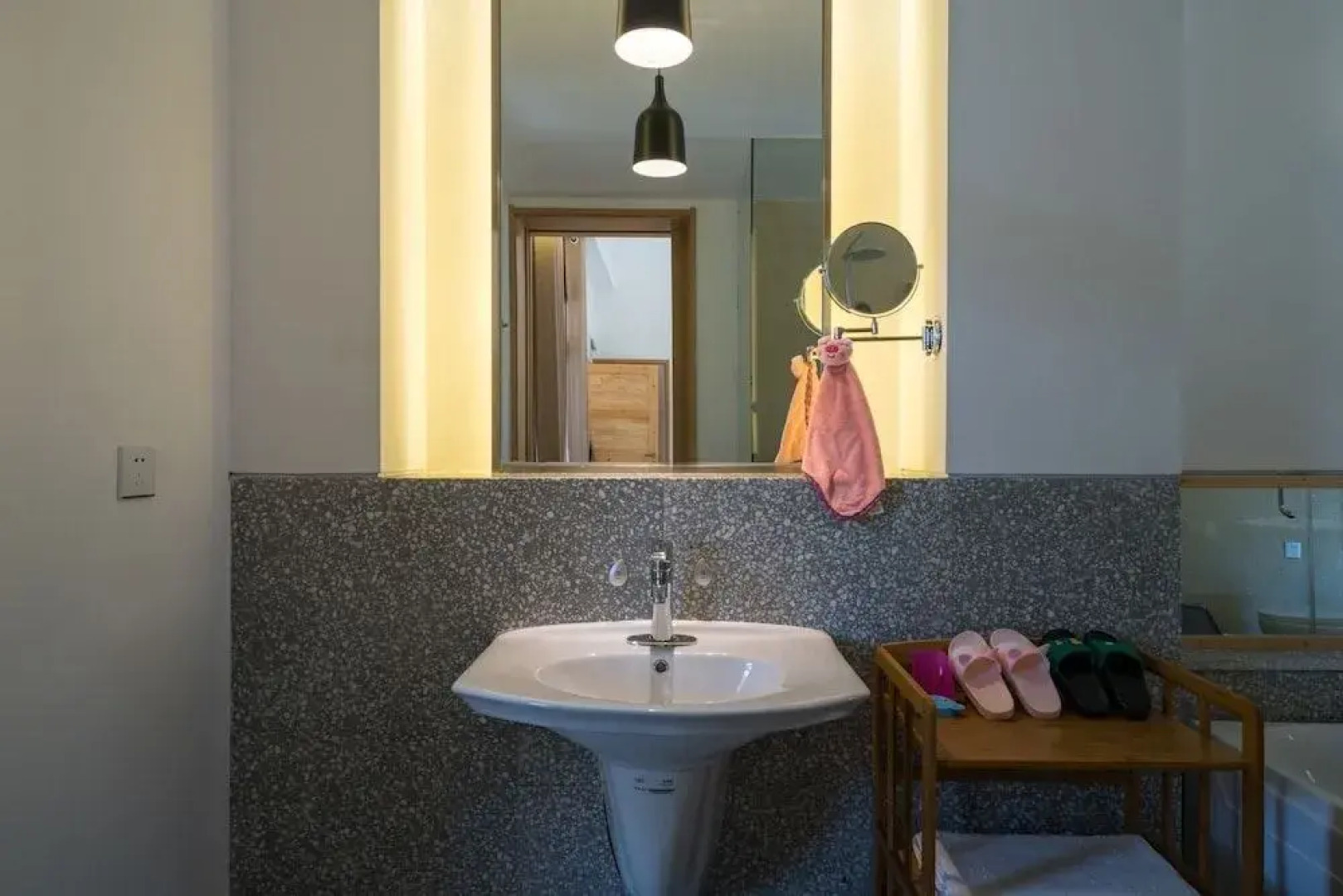 Wuhua Yishu Shouzhuo Park