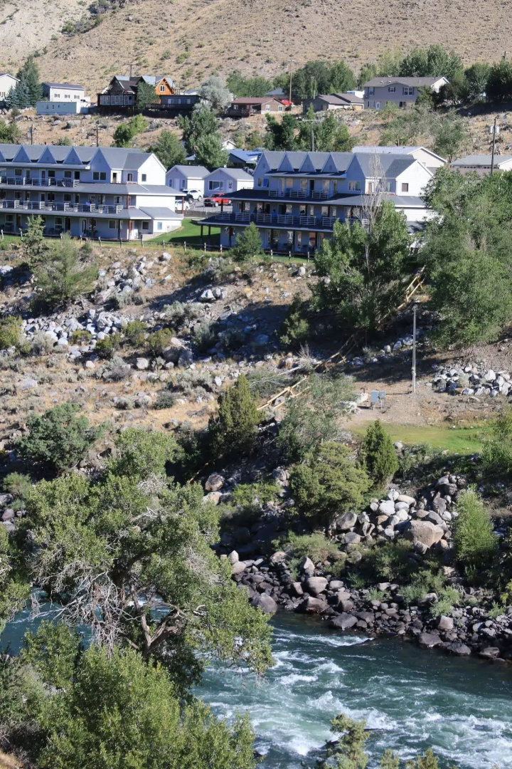 Absaroka Lodge