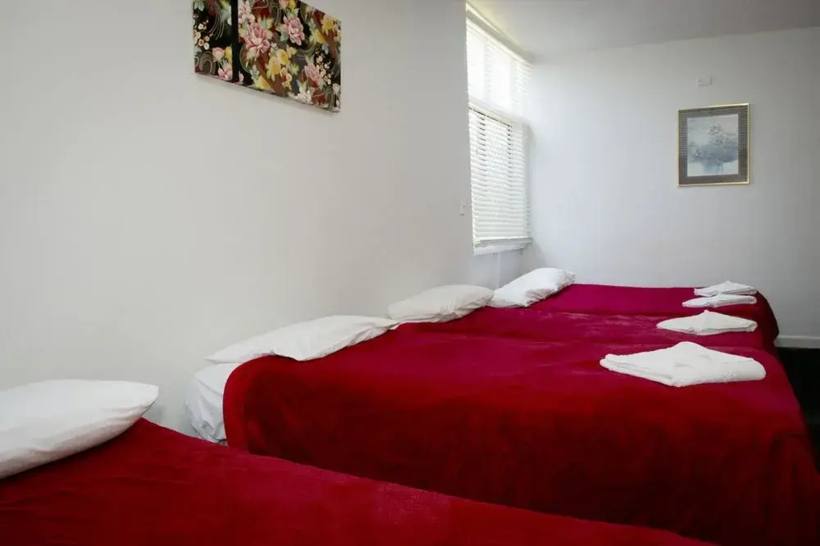 Roundabout Inn Gloucester