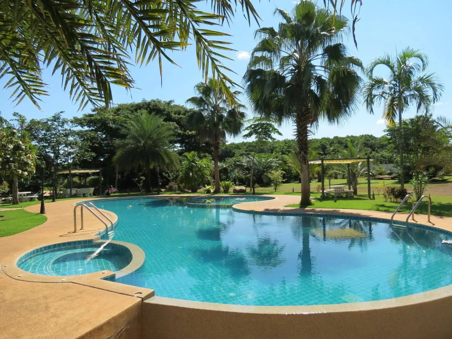 Pongsin Resort and Restaurant