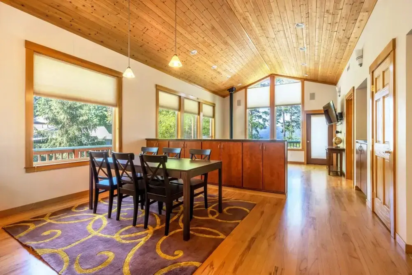 White Stag 4 Bedroom Home by RedAwning