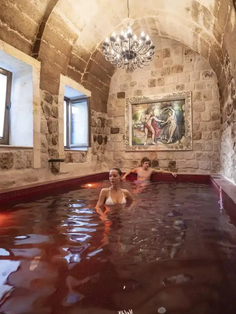 Elika Cave Suites & Spa