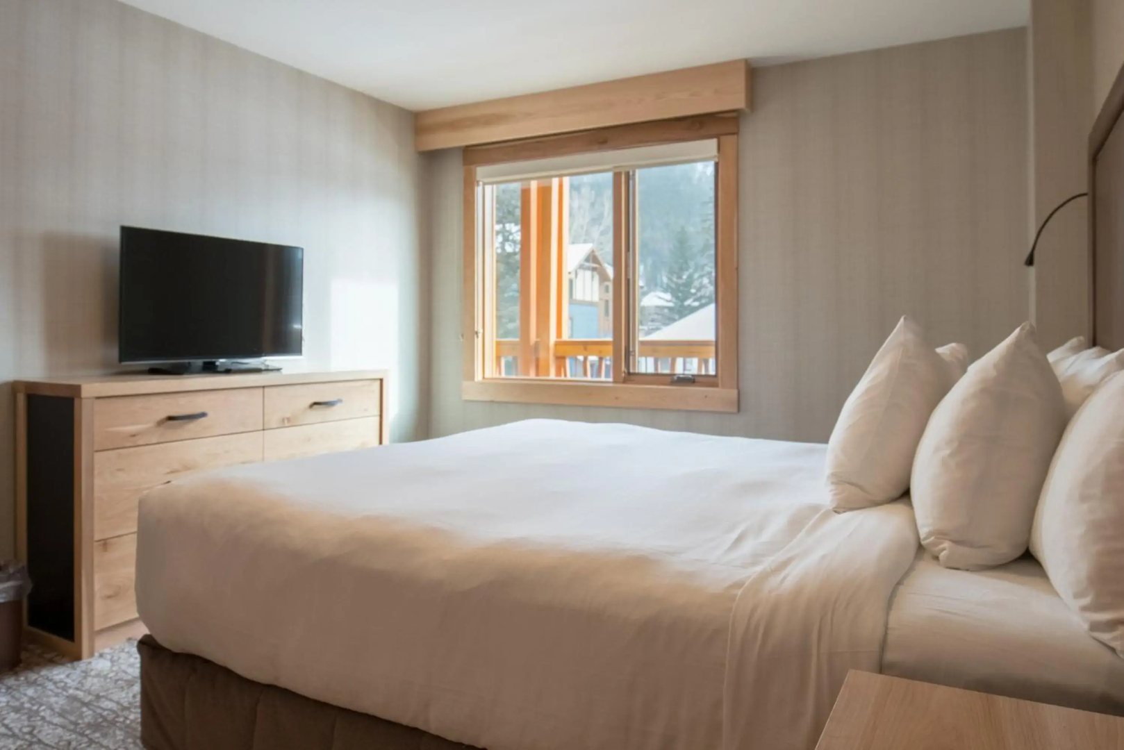 Moose Hotel And Suites