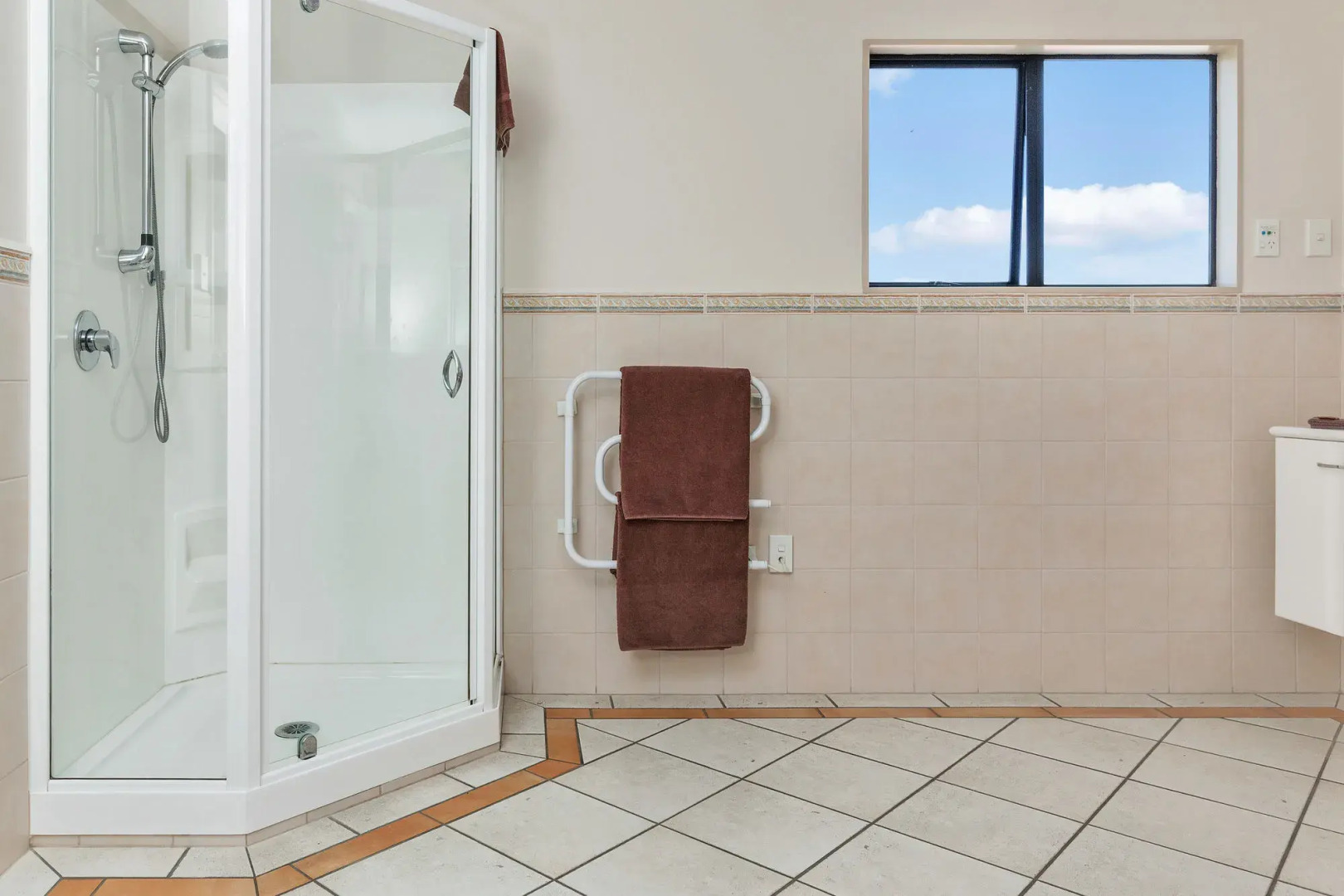 Kingswood Manor Motel