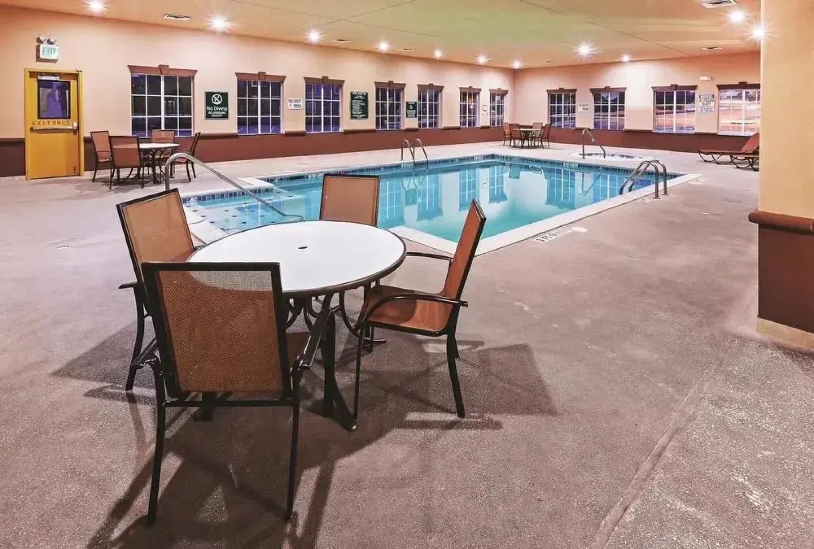 La Quinta Inn & Suites By Wyndham Dfw Airport West - Bedford