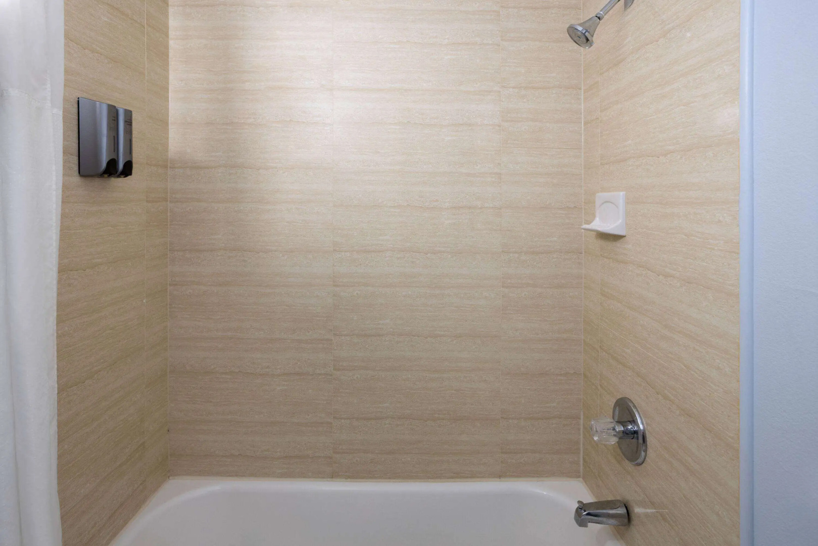 Days Inn by Wyndham Queensbury/Lake George