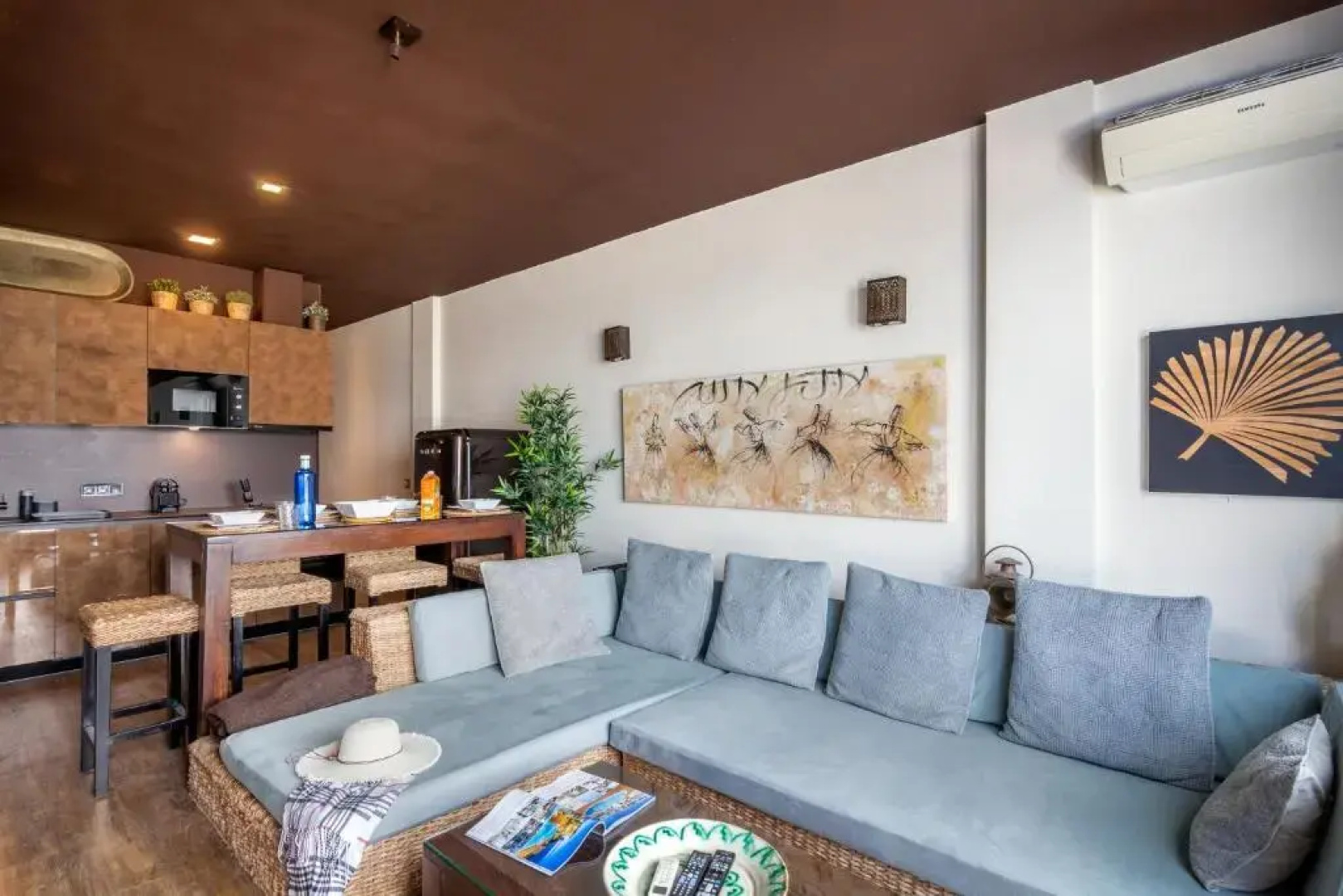Lances Beach Penthouses