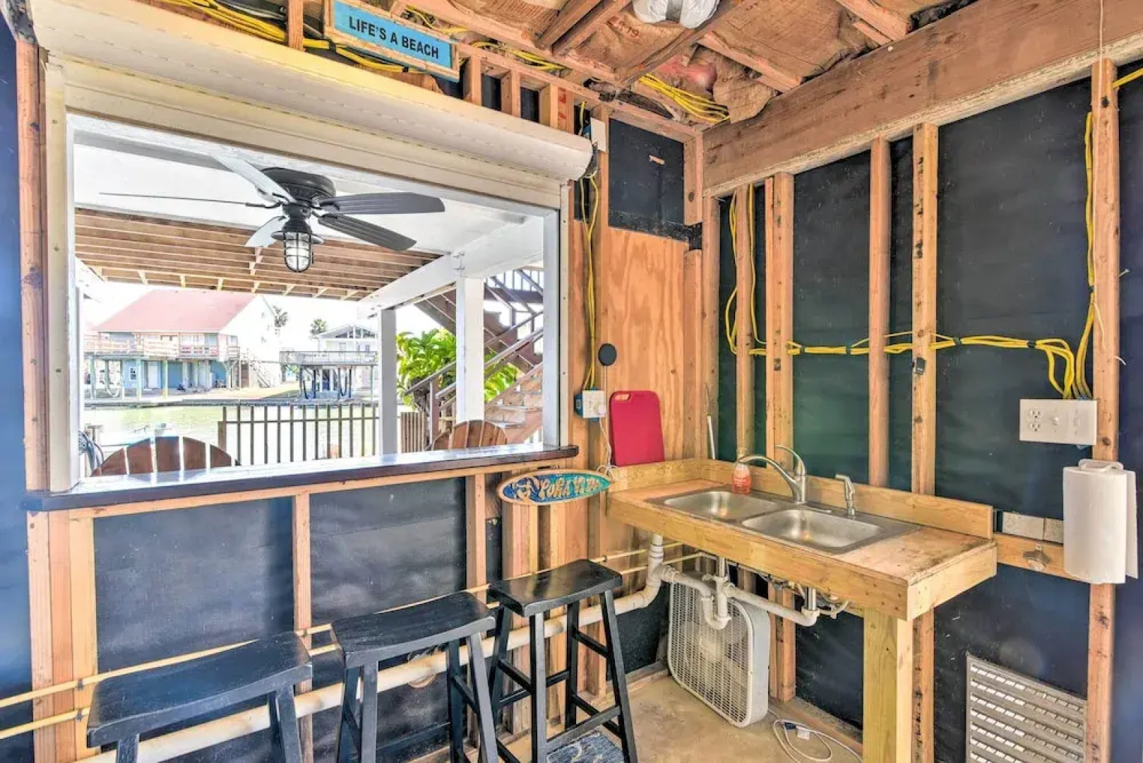 Jamaica Beach Waterfront Getaway: Kayaks & Dock!