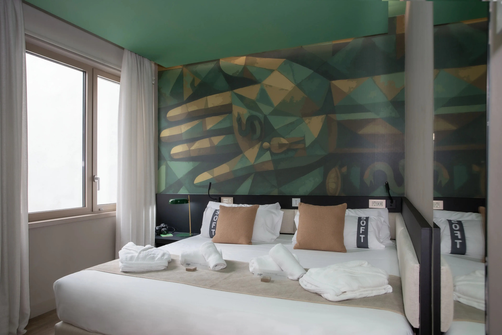 Casual Kubic Athens Hotel