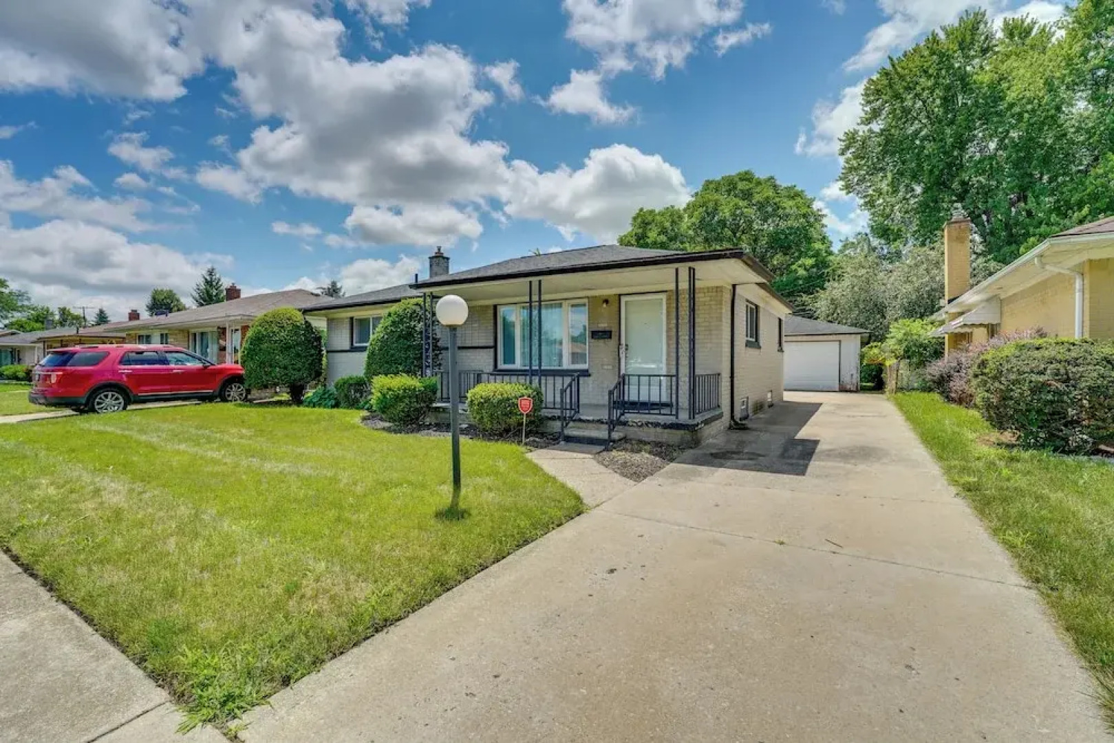 Westland Home w/ Yard ~ 20 Mi to Downtown Detroit!