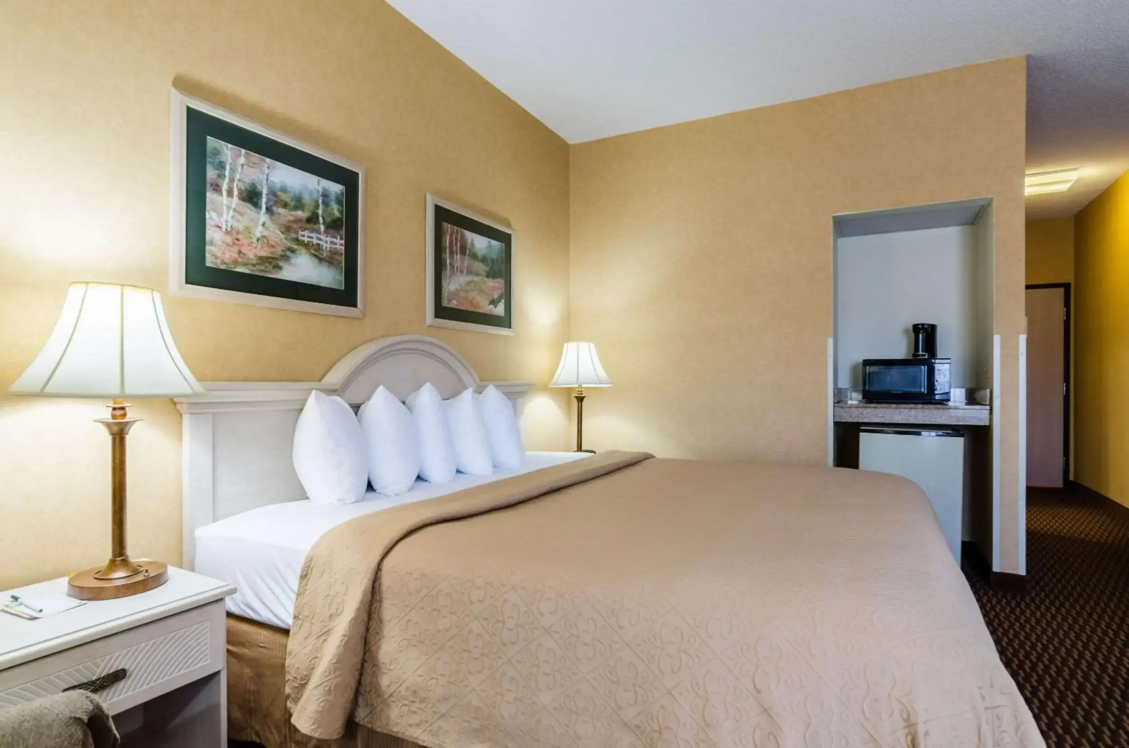 Quality Inn & Suites Manhattan