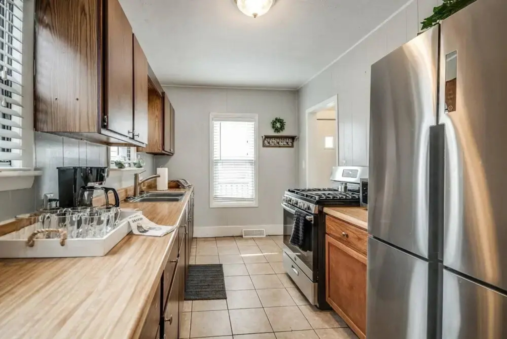 Shiny and Comfortable Oakland House